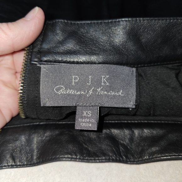 Vintage PKJ, Black Leather Skirt with Lace Trim, 100% Lamb Leather - Picture 7 of 12